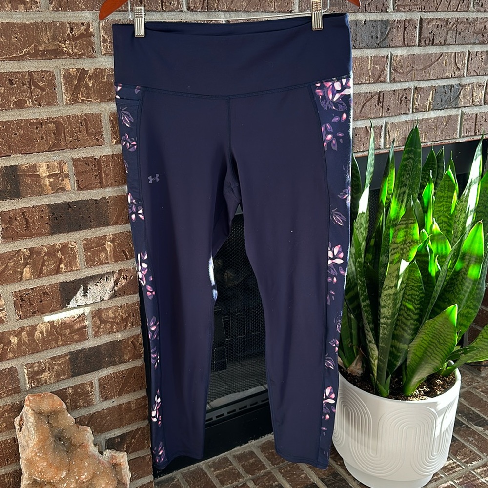 Women’s XL under armor compression, yoga pants.